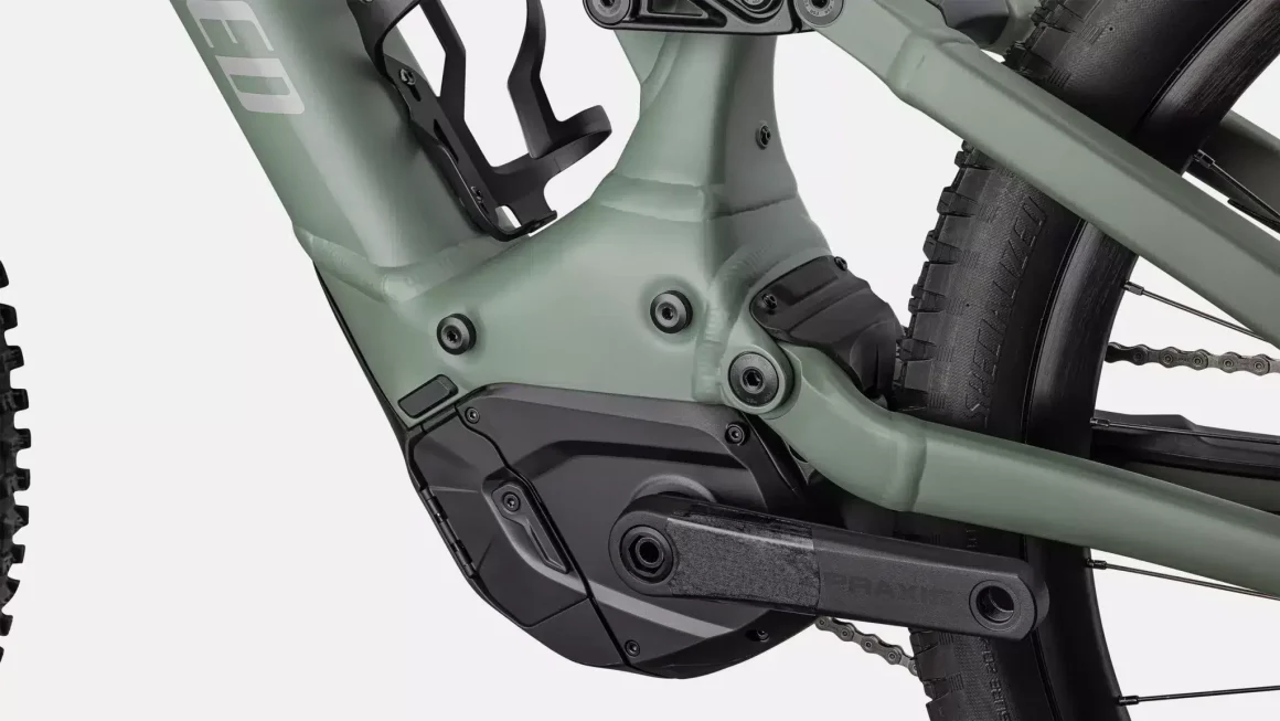 Levo Comp Alloy 24